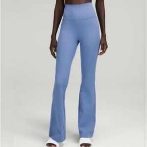 3584 Lululemon athletica Groove Super High Rise Flared Pant Size 2